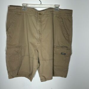 Wrangler Tan Cargo Shorts 44 REG
